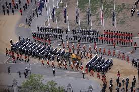 Imagen de la noticia: La procesión hacia el Arco de Wellington está en marcha