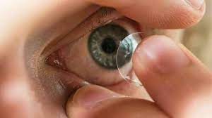Imagen de la noticia: Los lentes de contacto reutilizables triplican el riesgo de infecciones oculares
