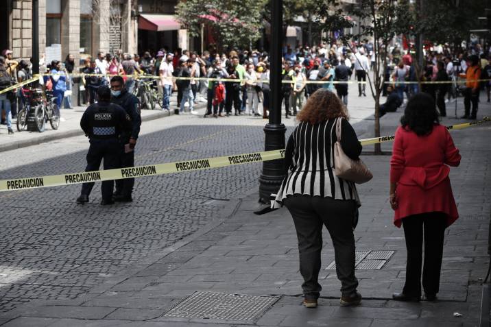Imagen de la noticia: México: Reportan un fallecido por el sismo de magnitud 7,4