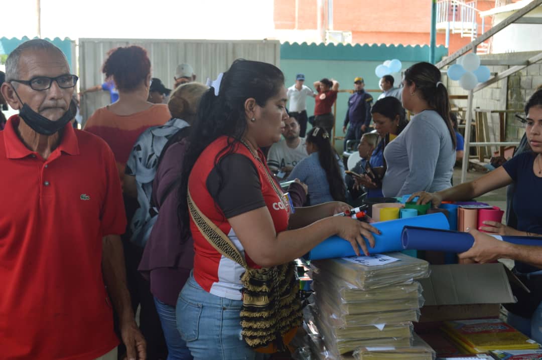 Imagen de la noticia: Municipio Santa Rita: Alcaldía y Gobernación del Zulia realizan Gran Feria Escolar 2022