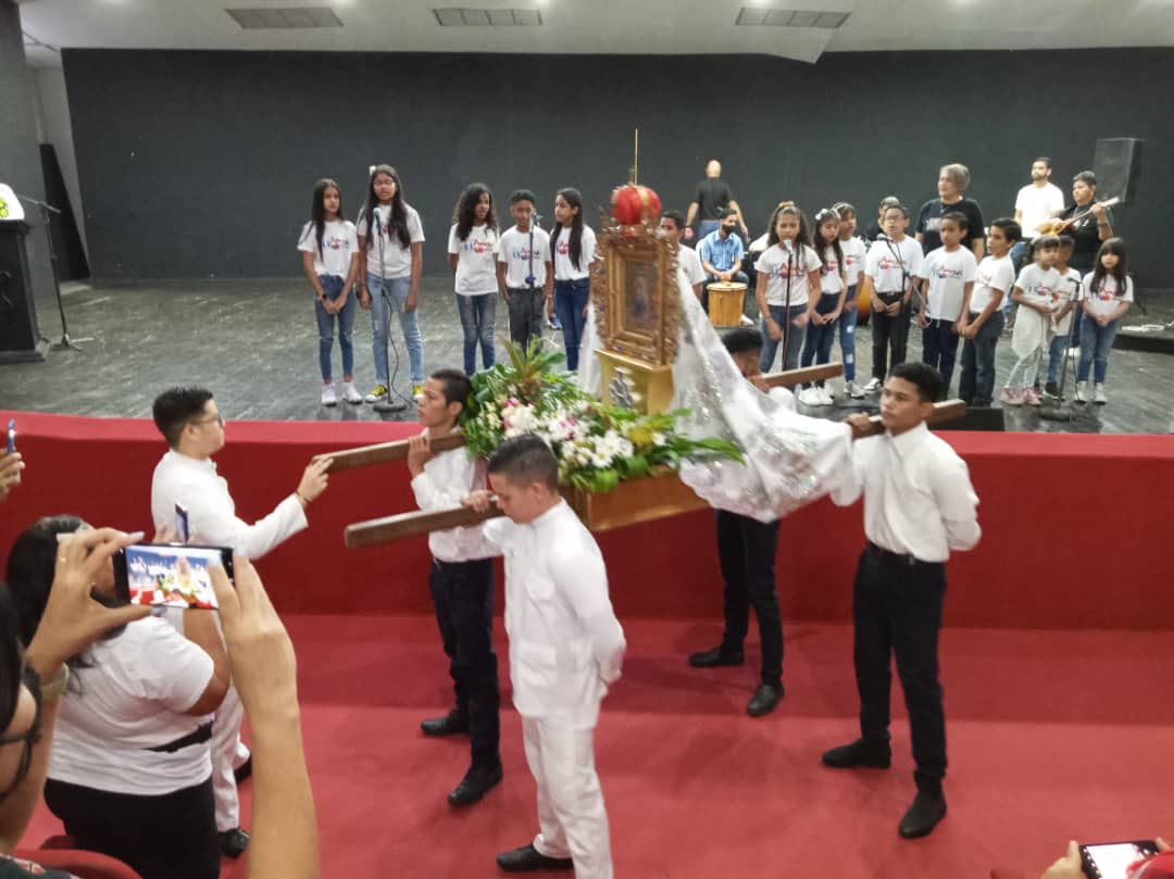 Imagen de la noticia: Municipio Cabimas: Domingo Cultural… los Niños le cantan a la Virgen del Rosario
