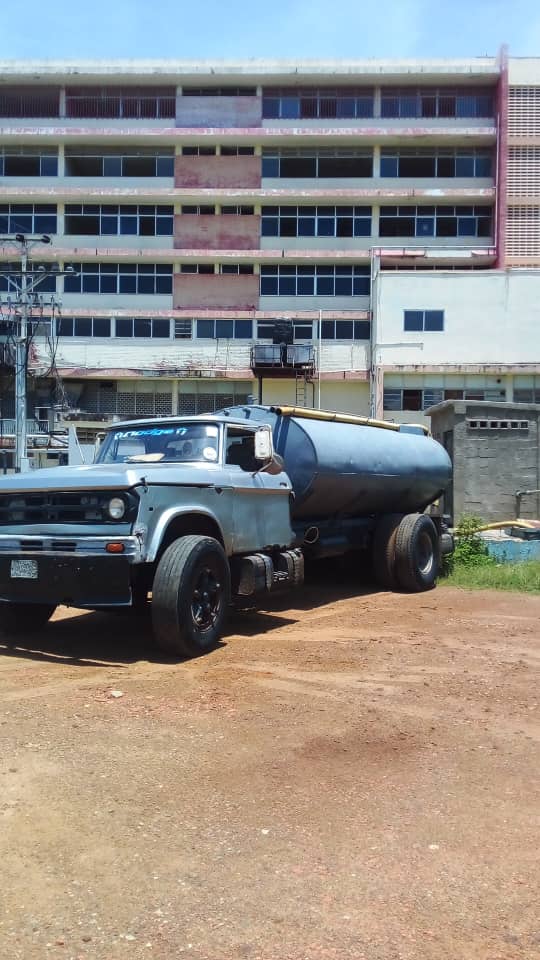 Imagen de la noticia: Municipio Cabimas: Alcaldía suministra agua gratuita a escuelas, centros de salud, comandos policiales y comunidades vulnerables