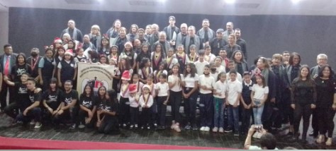 Imagen de la noticia: Municipio Cabimas: Con total éxito se realizó el encuentro de Corales en el Teatro Javier Fernández