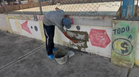 Imagen de la noticia: Municipio Cabimas: Comunidad organizada reacondiciona plaza y cancha del sector Guabina 