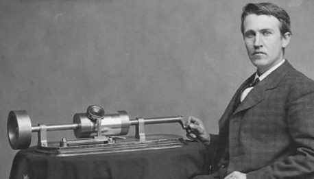 Imagen de la noticia: Un día como hoy, 21 de noviembre en la historia: 1877 Thomas Edison anuncia la creación del fonógrafo, instrumento construido para la reproducción de música