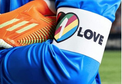 Imagen de la noticia: FIFA amenaza a federaciones con sanciones ilimitadas si siguen usando el brazalete multicolor
