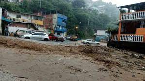 Imagen de la noticia: Caracas: Reportan colapso parcial de más de 20 casas por las lluvias
