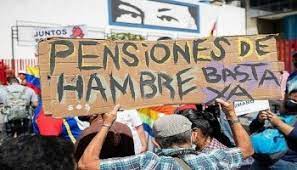 Imagen de la noticia: Estado Carabobo: Jubilados exigen a Nicolás Maduro el pago de 10 mil bolívares que ofreció
