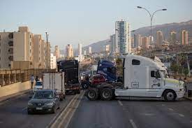 Imagen de la noticia: Chile: Camioneros inician paro indefinido por alza del precio de combustible