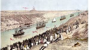 Imagen de la noticia: Un día como hoy, 17 de noviembre en la historia: 1869 en Egipto, se inaugura el Canal de Suez, el cual es un canal artificial de navegación que separa África de Asia y une el mar Mediterráneo con el mar Rojo.
