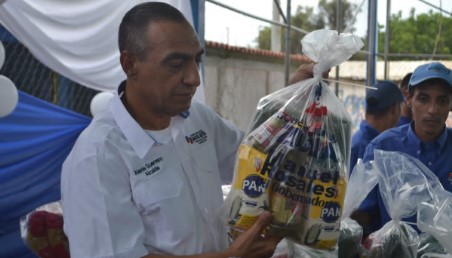 Imagen de la noticia: Municipio Santa Rita: Gobernación y Alcaldía brinda a los Santarritenses Feria de la Hallaca