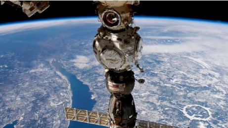 Imagen de la noticia: Rusia activa una misión de rescate de los cosmonautas atrapados en la Estación Espacial Internacional