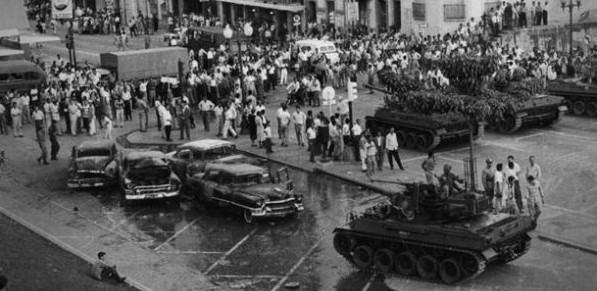 Imagen de la noticia: Un día como hoy, 23 de enero en la historia: 1958: en Venezuela, es derrocada la dictadura del general Marcos Pérez Jiménez por medio de un Golpe de Estado