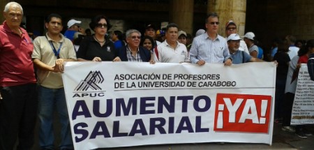 Imagen de la noticia: Profesores universitarios exigen salario dolarizado y presupuesto acorde a realidad venezolana