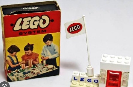 Imagen de la noticia: Un día como hoy, 28 de enero en la historia: 1958 LEGO crea el diseño de bloques de plástico como los conocemos en la actualidad