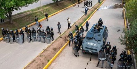 Imagen de la noticia: Perú: Cierran aeropuerto de Cuzco ante protestas