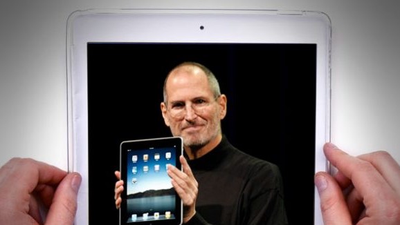 Imagen de la noticia: Un día como hoy, 27 de enero en la historia: 2010 El cofundador de Apple, Steve Jobs presenta en conferencia de prensa el iPad