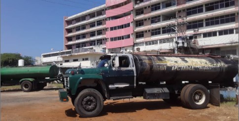 Imagen de la noticia: Municipio Cabimas: Alcaldía inicia abastecimiento de 80 mil litros de agua al HGC a través de camiones cisternas gratuitos