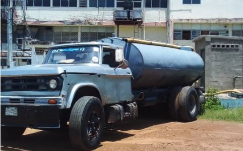 Imagen de la noticia: Municipio Cabimas: Donación de agua por camiones cisternas a través de la Alcaldía están 30% operativas