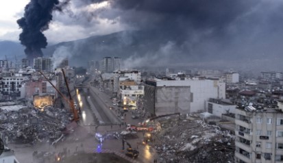 Imagen de la noticia: Ya superan los 20.000 muertos por los sismos en Turquía y Siria