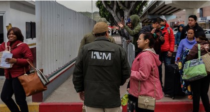 Imagen de la noticia: México: Migrantes permanecen varados en la frontera norte con un futuro más incierto