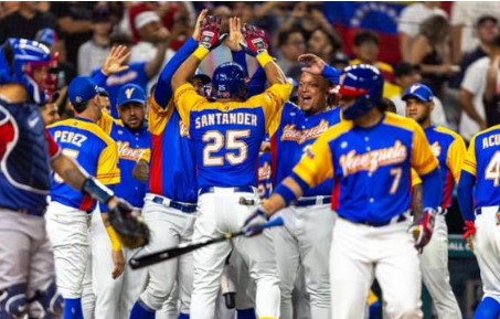 Imagen de la noticia: Clásico Mundial de Béisbol 2023: Venezuela derrota a República Dominicana 5 carreras por 1