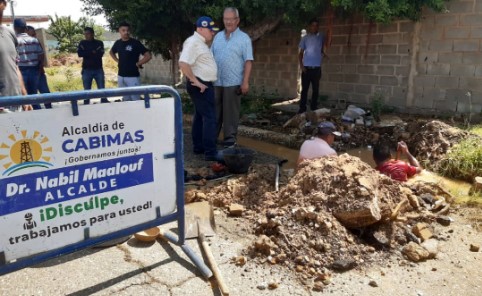 Imagen de la noticia: Municipio Cabimas: A través de Ingeniería Municipal: Alcaldía repara tubería de 10 pulgadas en el sector El Amparo