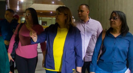 Imagen de la noticia: Ministra Santaella sigue sin atender a los maestros en el Zulia