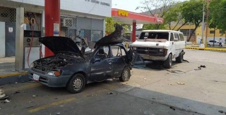 Imagen de la noticia: Estado Zulia: Estaciones de servicio enviarían informe a Pdvsa sobre problemas de la gasolina, ya se han incendiado más de 20 carros