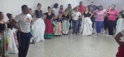 Imagen de la noticia: Municipio Cabimas: Dictan Taller para la enseñanza de la danza con Gaita de Tambora