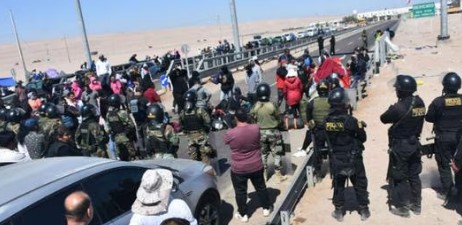 Imagen de la noticia: Realizan gestiones para traer en «Vuelta a la Patria» a venezolanos varados en frontera Chile-Perú