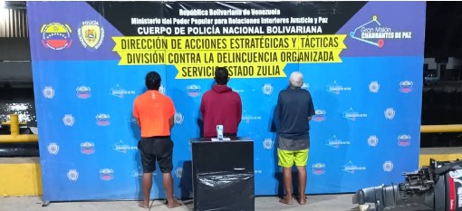 Imagen de la noticia: Municipio Miranda: Detienen a tres sujetos tras incautarles veinte panelas de presunta marihuana en un peñero