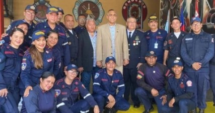 Imagen de la noticia: Municipio Santa Rita: Cuerpo de Bomberos celebró 44 aniversario con misa de Acción de Gracias y entrega de reconocimientos