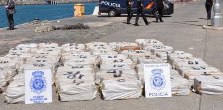 Imagen de la noticia: España: Detienen a un venezolano en un barco con mil 500 kilos de cocaína