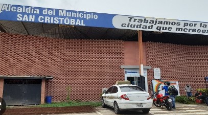 Imagen de la noticia: Estado Tachira: Presos tres funcionarios de la alcaldía de San Cristóbal por pagos tributarios fraudulentos a un comerciante