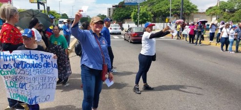 Imagen de la noticia: Municipio Maracaibo: Docentes protestaron para exigir la firma de un contrato colectivo