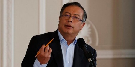 Imagen de la noticia: Colombia: Gustavo Petro anunció el aumento salarial más grande de la historia para empleados públicos