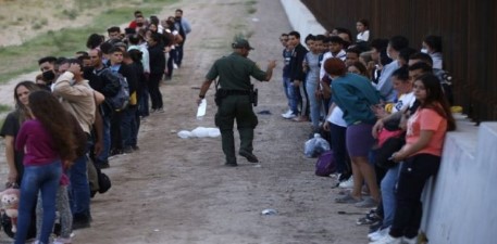 Imagen de la noticia: EEUU coordina con México la expulsión de mil migrantes venezolanos