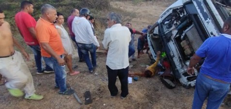 Imagen de la noticia: Estado Falcón: Vuelco en la Falcón-Zulia deja tres lesionados