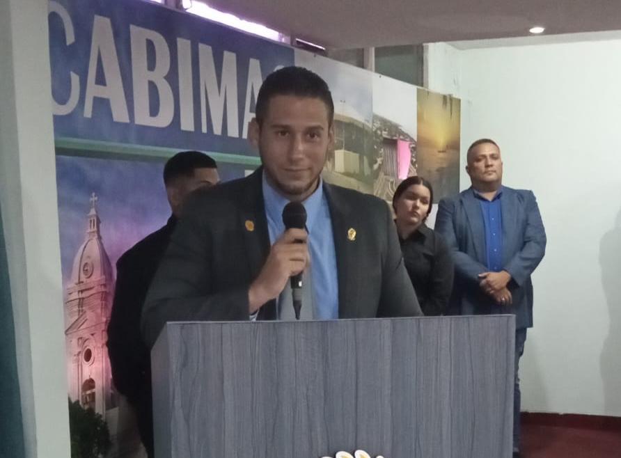 Imagen de la noticia: Municipio Cabimas: Con emotiva Sesión Especial Abogados del municipio celebran por todo lo alto su Día