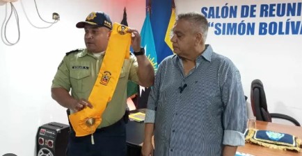 Imagen de la noticia: Municipio Lagunillas: Policía municipal recibió la Orden Eleazar López Contreras por parte del alcalde José Mosquera