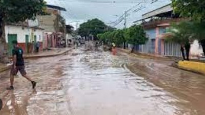 Imagen de la noticia: Paso de Onda Tropical N.º 22 afecta cinco entidades del territorio nacional