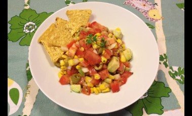 Imagen de la noticia: Ensalada de maíz, tomate y tortilla