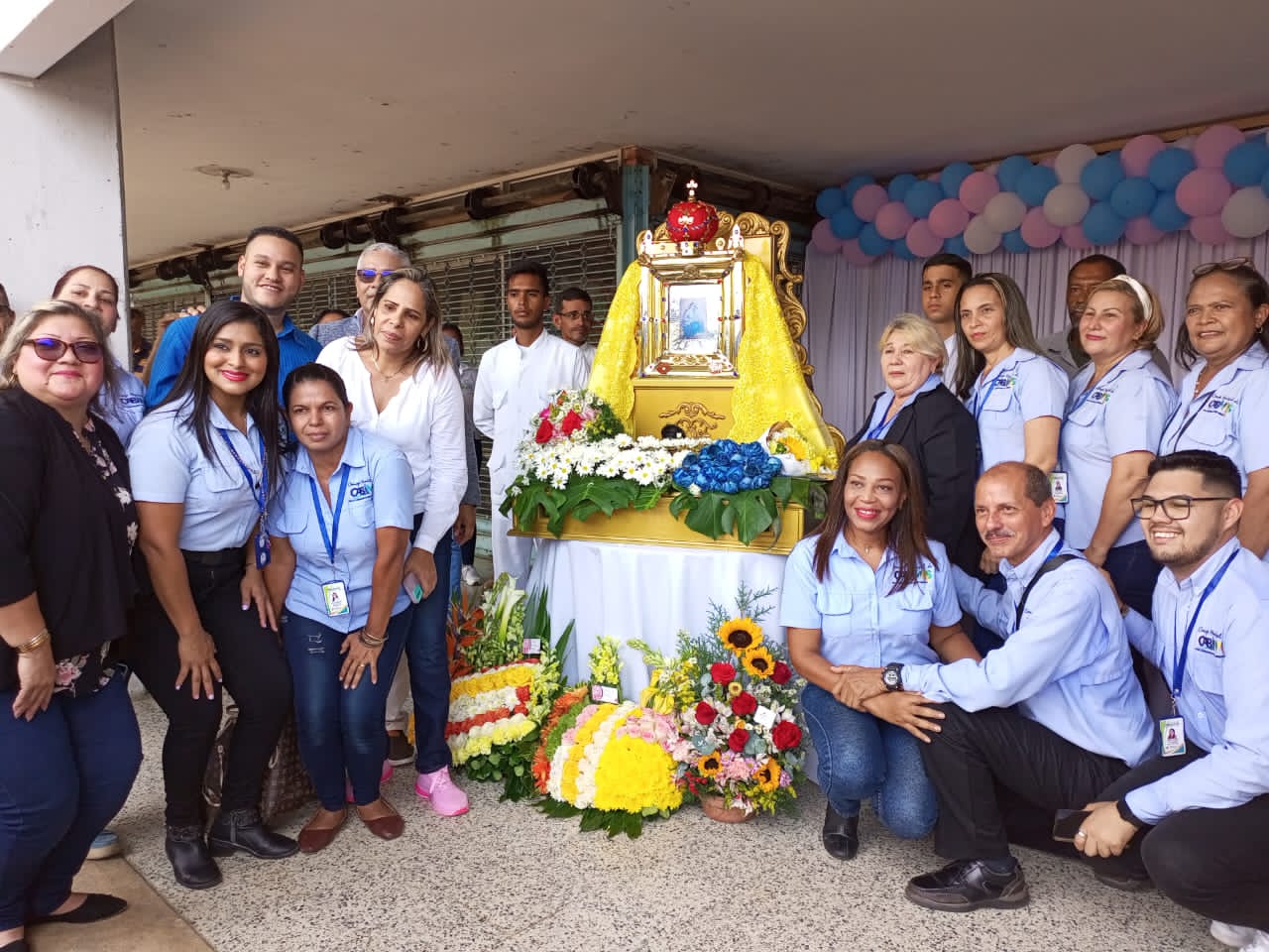 Imagen de la noticia: Municipio Cabimas: Entre gaitas los funcionarios de la Alcaldía recibieron la visita de la Virgen del Rosario