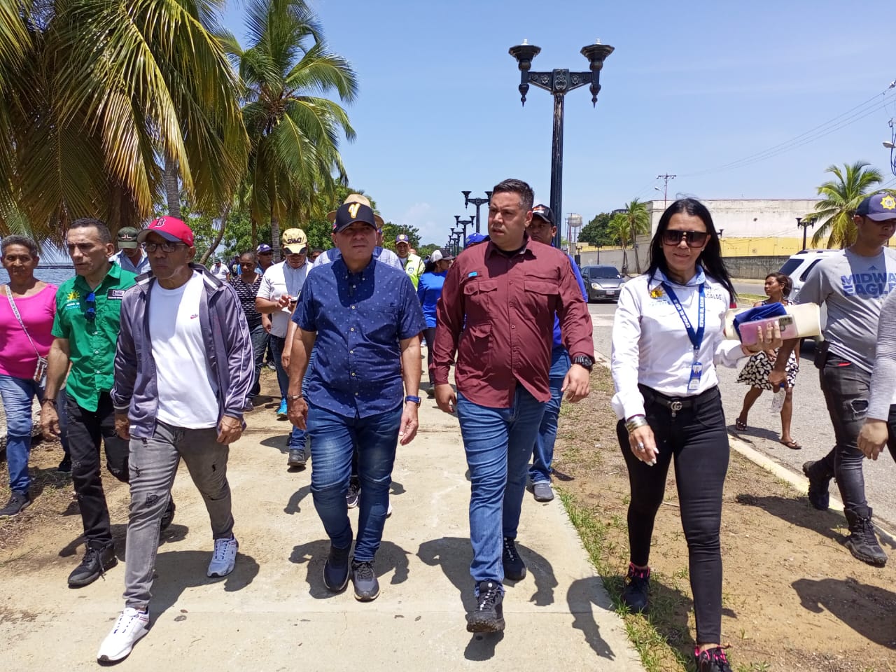 Imagen de la noticia: Municipio Cabimas: Alcald extiende jornadas de saneamiento y limpieza para recuperación de las costas del Lago en el Boulevar
