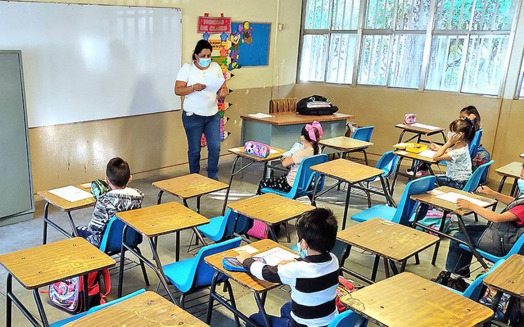 Imagen de la noticia: Venezuela: Ministerio de Educación informó inicio de actividades administrativas para la organización escolar este lunes