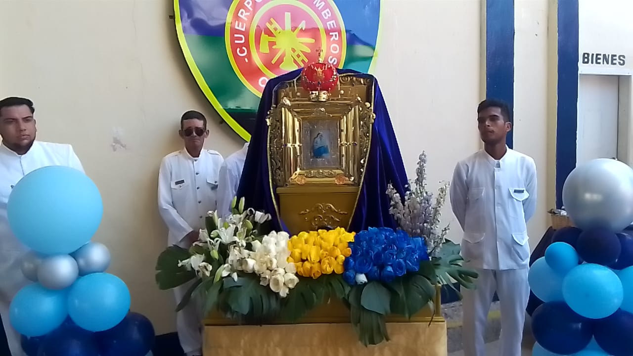 Imagen de la noticia: Municipio Cabimas: Virgen del Rosario visita sede de los Héroes de Azul como parte de su peregrinación