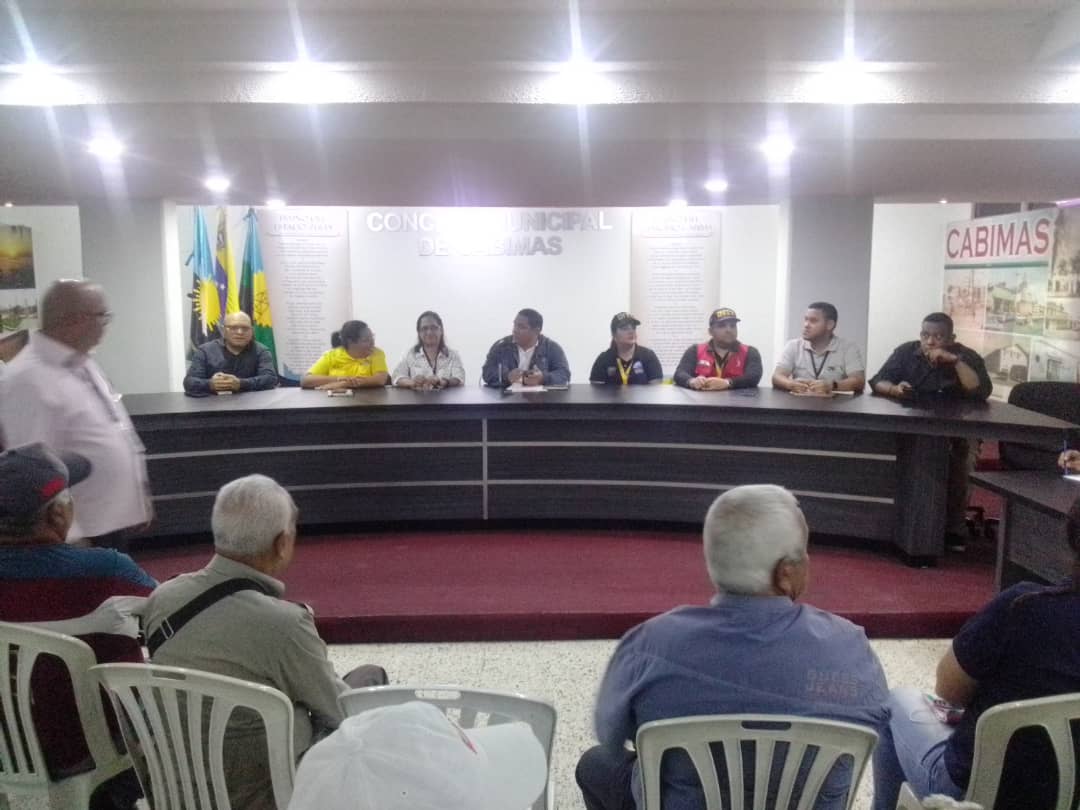 Imagen de la noticia: Municipio Cabimas: Autoridades y transportistas de Cabimas llegan a punto de encuentro en productiva mesa de trabajo
