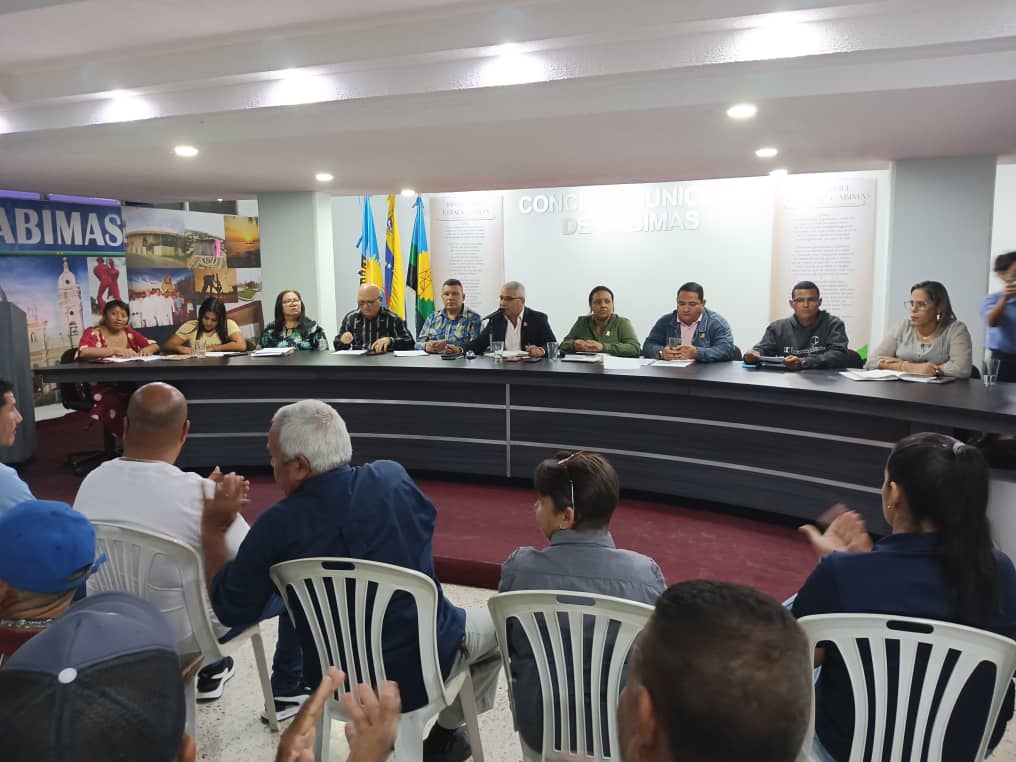 Imagen de la noticia: Municipio Cabimas: Tras horas de deliberaciones Ediles y Transportistas acuerdan reajuste del pasaje