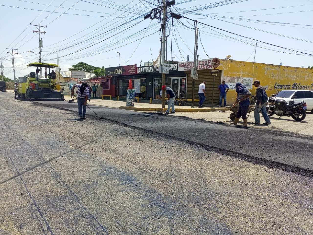 Imagen de la noticia: Municipio Cabimas: 600 toneladas de asfalto serán desplegadas en la 3era etapa de rehabilitación de la Avenida 32
